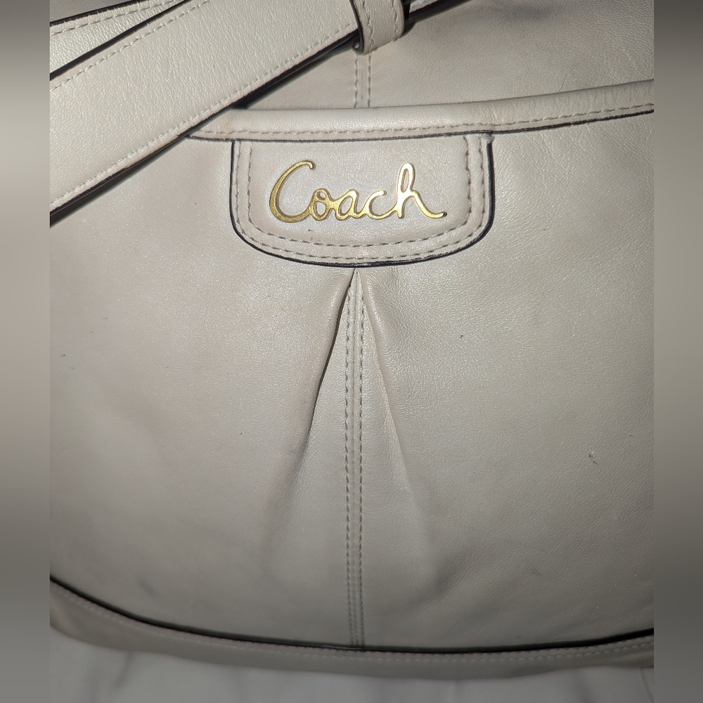Coach Park Creamy White Shoulder Bag with Gold Accents.F19726 - Picture 5 of 13